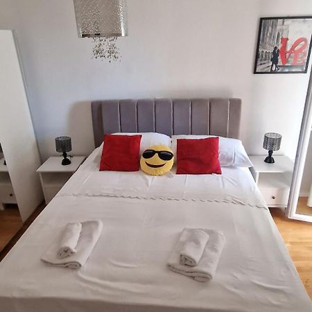 Apartments Anica 2 Макарска Экстерьер фото