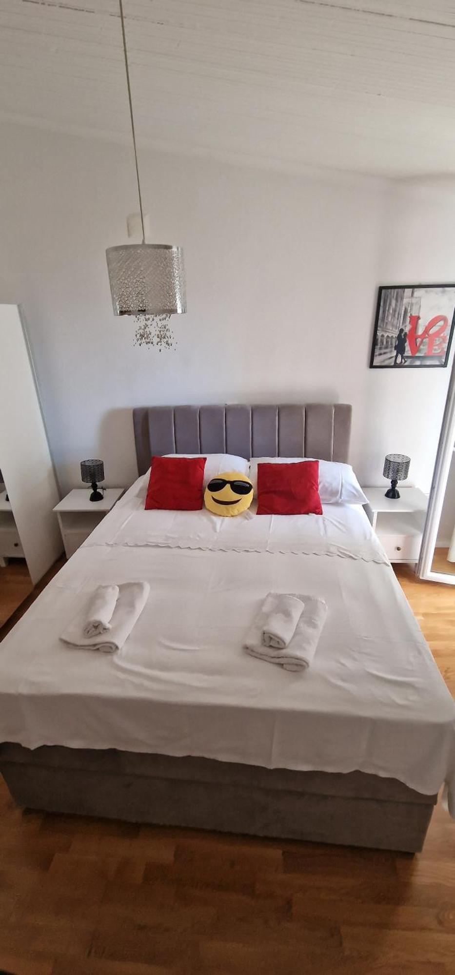 Apartments Anica 2 Макарска Экстерьер фото