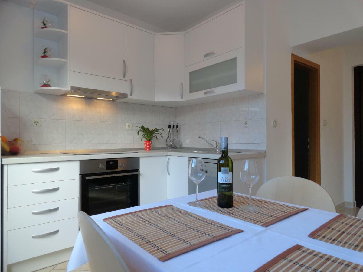 Apartments Anica 2 Макарска Экстерьер фото