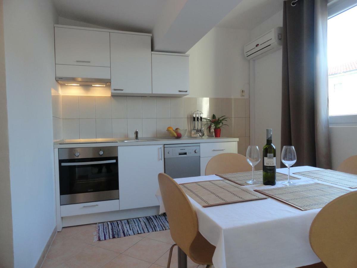 Apartments Anica 2 Макарска Экстерьер фото
